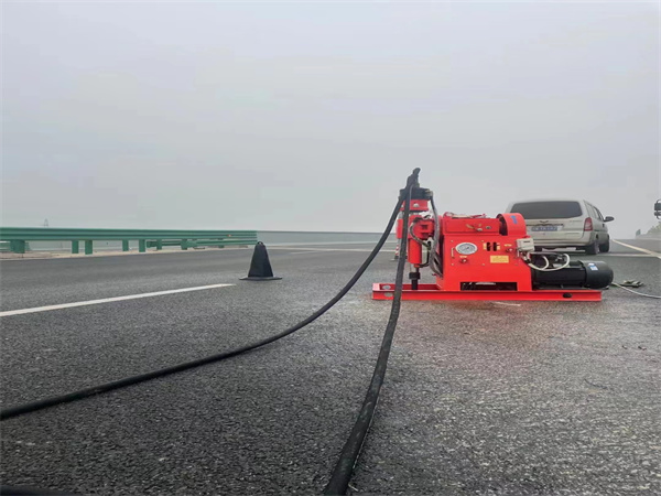 云岩马路路基路面开裂下沉注浆加固灌浆