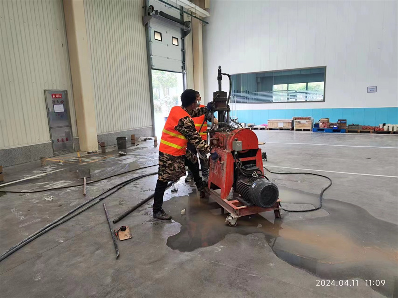 云岩厂房地面下沉塌陷注浆加固施工